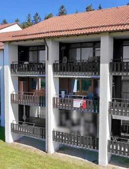 Zwei Wohnungen - ein Kauf: Flexibles Wohnkonzept mit Weitblick. - Regen