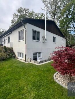 Einfamilienhaus mit Pool, zwei Einliegerwohnungen und einer XL Garage für Schrauber und Sammler - Hilgertshausen-Tandern