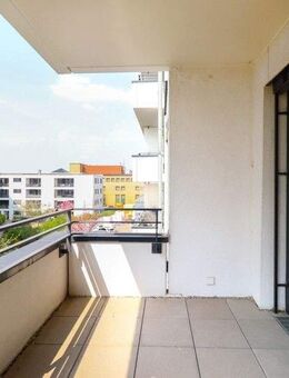 2-Zimmer-Wohntraum mit großzügigem Balkon, moderner Einbauküche & exklusivem Wohlfühlbad - Stuttgart