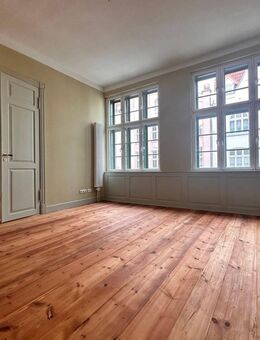 Wohnen im Denkmal mit Top-Ausstattung und PKW-Stellplatz! - Wismar