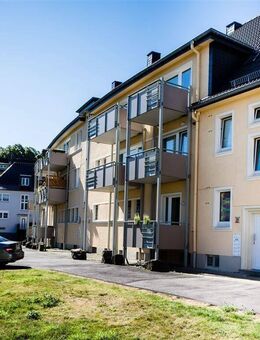 Für kleine Familien: 4 Zimmerwohnung im Dachgeschoss mit Balkon - Lüdenscheid