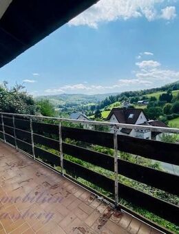 Einfamilienhaus beeindruckt durch seine unverbaubare Lage und dem herrlichen Fernblick. - Detmold