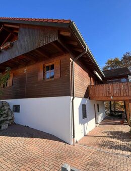 6-Zi.-Holz-EFH mit Südterrasse, Wintergarten, 2 Balkonen u. Blick ins Grüne in der Gmd. Lappersdorf - Lappersdorf