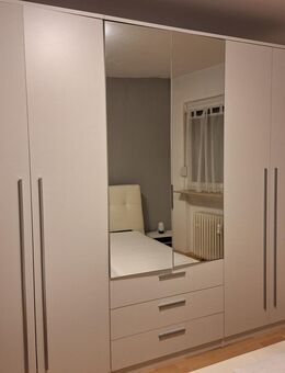 Kleiderschrank günstig zu verkaufen - Schöneck