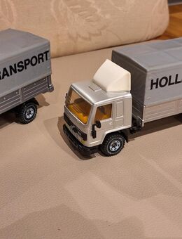 Modellauto 1:50/55--Siku Hollis Transport Volvo FL 10 Intercooler mit Anhänger - Meckenheim