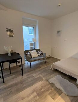 Mitten in STUTTGART ! Wunderschöne vollmöbilierte Studioapartments zur Miete - Stuttgart