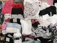Suche zu verschenken großes Konvolut Damenkleidung - Bochum