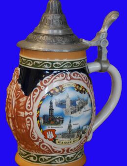 Bierkrug mit Zinndeckel , Thema Hamburg - Landungsbrücken , St. Michaeliskirche , Rathaus , Höhe 17,5cm , K326 - Görlitz