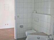 Helle, Teilmöblierte 2-Zimmer-Wohnung mit Einbauküche - Leipzig