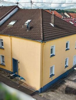 Gemütliches Wohnen auf wohlproportioniertem Grund in Rehlingen-Siersburg - Rehlingen-Siersburg