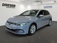 VW Golf, 1.5 VIII eTSI Life Hauptscheinwerfer, Jahr 2020 - Neuss