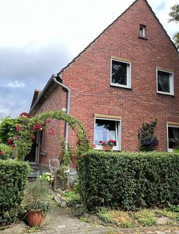 Einfamilienhaus mit Garten und Doppelgarage in Beverungen-Rothe - Beverungen