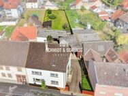 Zweifamilienhaus mit Dachausbaupotenzial und großem Gartengrundstück - Kraichtal