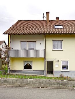 Work-Life-Balance gesucht? Großzügiges Haus mit zwei Wohnungen und Platz fürs Home-Office. - Obernheim