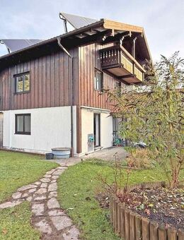 Doppelhaushälfte mit Garage und Carport in Oderberg inkl. Einbauküche. - Traunreut