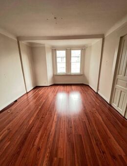 Zentral in Neumünster - geräumige 3 Zimmer Wohnung - Neumünster