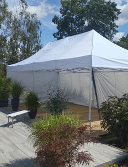 Partyzelt 4m x 8m mit Holzfussboden zu vermieten - Dessau-Roßlau