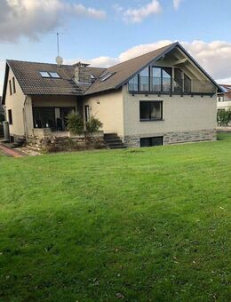 Lichtdurchflutete 5-ZKB DG - Wohnung mit Balkon, Vollbad, Parkett etc. - Rosdorf (Niedersachsen)