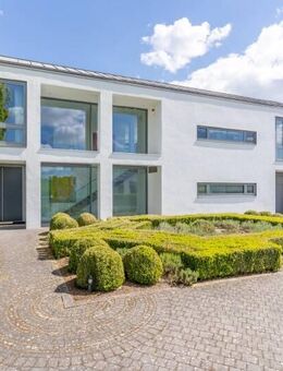 TRAUMHAUS MIT POOL UND GROßEM GRUNDSTÜCK ... - Burghaun