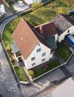 Preisanpassung! Großes Wohnhaus mit schönem Garten und Nebengebäude mit Garage in Weidach! - Weitramsdorf