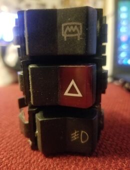 3 Stück gebrauchte Schalter für ältere VW-Fahrzeuge aus den 70er Jahren, m.E. für Golf 1, Jetta 1, Scirocco 1, Typ 53 und Passat 32b - Unterleinleiter