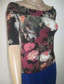 NEU * Nostalgie * Romantik * Rosen * Blumen * Blüten * Flower- Power * Bodycon * Carmen * T- SHIRT "RIVER ISLAND" Gr. 36- 38/ S * schwarz * dunkel- bordaux- rot * grün * beige * Pastell * - Riedlingen