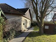 Zentral gelegener, solider Bungalow mit schönem Garten und Ausbaupotential. Provisionsfrei! - Syke