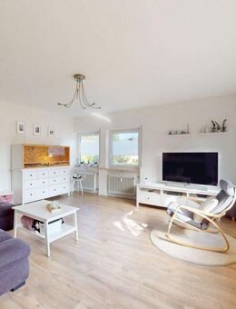 Helle 4,5 Zi. Wohnung mit Balkon, neuwertiger Küche und Aussenstellplatz in zentraler sowie ruhiger Lage von Grenzach - Grenzach-Wyhlen