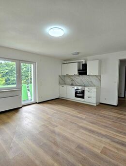 Erstbezug: Saniert 2-Zimmer-Wohnung mit Balkon in ruhiger Lage - Bad Herrenalb