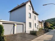 Freistehendes Zweifamilienhaus mit Doppelgarage und Garten - Werdohl