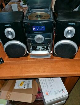 Zum Weihnachten // Mini Stereo-Anlage Phillips MC 147/12 - Glashütten (Hessen)