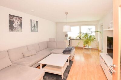 Alt - Langenhagen - Schöne, modernisierte 2- Zimmer- Eigentumswohnung mit EBK, Lift und Balkon!