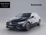 Mercedes A 180, PROGRESSIVE MBUX SPUR, Jahr 2023 - Emmendingen