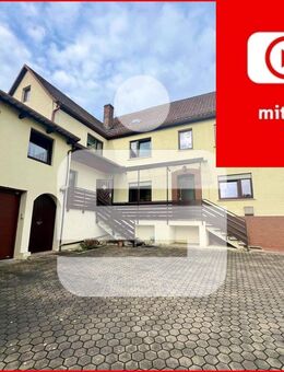 Zweifamilienhaus mit Scheune und Nebengebäude - Forchheim (Bayern)