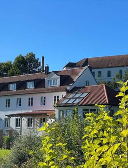 Stilvolles Dachgeschoss mit einzigartiger Aussicht - besondere Architektur am Wasser im Grünen - Jettenbach (Bayern)