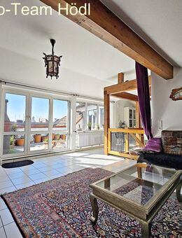 Sie suchen eine außergewöhnliche DG-Wohnung mit Dachterrasse? Dann sind Sie bei uns richtig!!! - Plochingen
