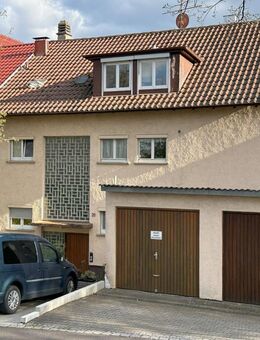 Stadtnah und verkehrsgüntig Wohnen: Vermietete 3-Zimmer-DG-ETW in Leonberg-Silberberg - Leonberg (Baden-Württemberg)