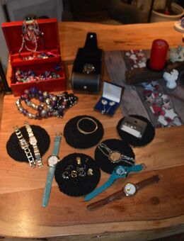 Damen Modeschmuck und eine Herrenuhr aus einer Nachlass Auflösung - Wetter (Ruhr)