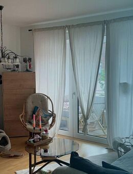 Perfekt für Paare: Moderne 2-Zimmer-Wohnung mit Balkon, EBK u.v.m. in Hannover - Hannover