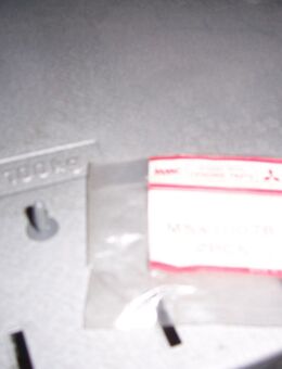 MS470078 Clip, Kofferraumverkleidung Mitsubishi Galant bzw Sappor - Hannover Vahrenwald-List
