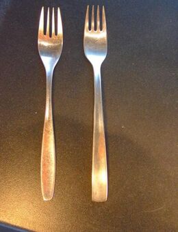 2 Fischgabeln zus. 3,- WMF rostfrei +Chromonit 18/8 Edelstahl Gabeln - Flensburg