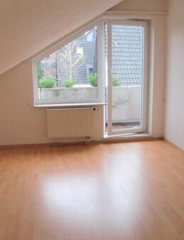 Moderne und ruhig gelegene Dachgeschosswohnung mit Balkon! - Aachen
