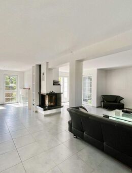 Wohnen mit Wohlfühlfaktor: Freistehendes Einfamilienhaus mit TG, Garten und Dachterrasse - Frankfurt (Main)