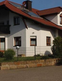 Exklusive 4,5-Zimmer-Terrassenwohnung mit Garage und 2 Stellplätzen in ruhiger Lage - Sinsheim