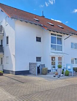 Top gepflegtes 3-Familienhaus mit flexibler Nutzungsmöglichkeit + ELW in Bürstadt-Riedrode. - Bürstadt