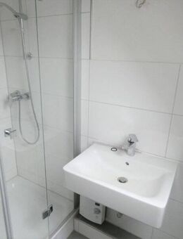 ** Modernisierte DG Wohnung in zentraler Lage von Essen-Holsterhausen sucht einen neuen Mieter ** - Essen