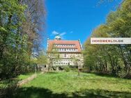 IMMOBERLIN.DE - Schloss Helmsdorf! Historisches Gutshaus mit viel Potential auf herrschaftlichem Anwesen an den Ufern der Wesenitz - Stolpen