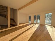 NEUWERTIGES ZWEIFAMILIENHAUS MIT DACHTERRASSE, EICHENPARKETT, WÄRMEPUMPE & SÜDWESTGARTEN - Bad Heilbrunn