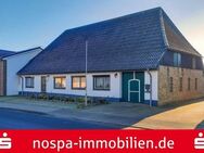 Platzprobleme adé: Historisches Einfamilienhaus auf einem ca. 1.100 m² großen Grundstück - Erfde