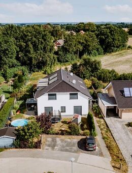 Neuwertiges Niedrigenergiehaus für zwei Familien in ruhiger Feldrandlage! - Brietlingen